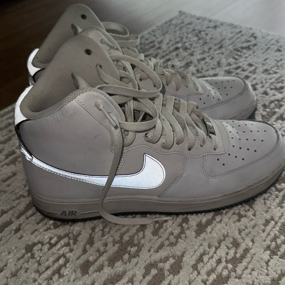 NIKE AIR FORCE 1 HI RETRO